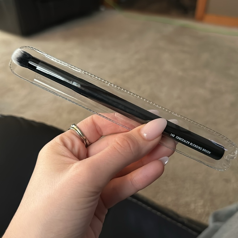 NIB Il Makiage CONCEALER BLENDING BRUSH #140